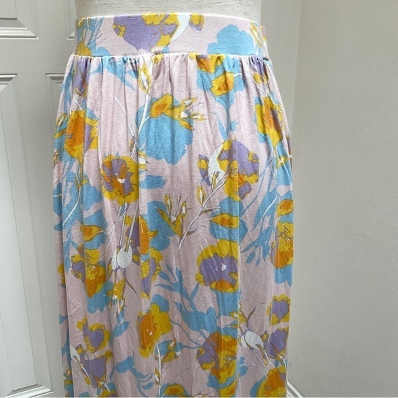 NWT Rachel Pally Floral Garden Jersey Slim Skirt Size Medium - Picture 3 of 11